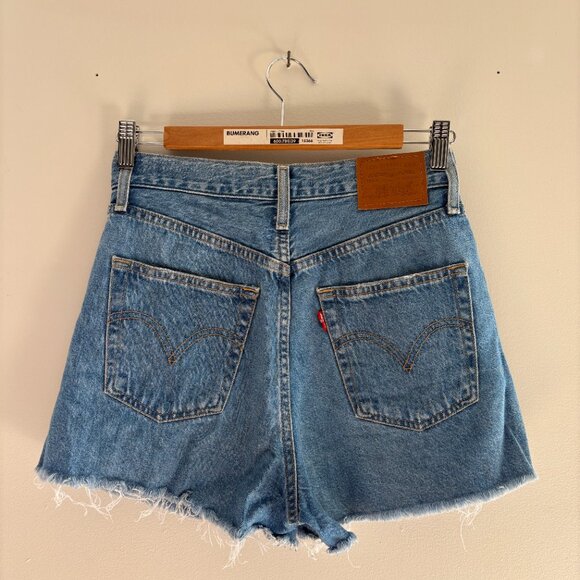 Levi's Ribcage Shorts, Medium Wash - Picture 3 of 3